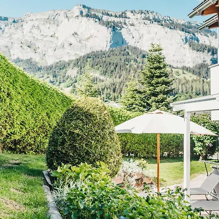 Charming 4 Bed Flat In Flims Apartment Exterior photo